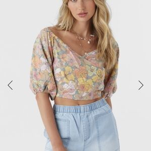 5/$10 O’Neill floral top size L v-neck